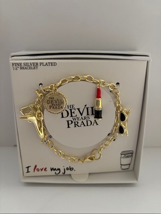 unbranded Jewelry - ☀️The Devil Wears Prada Charm Bracelet